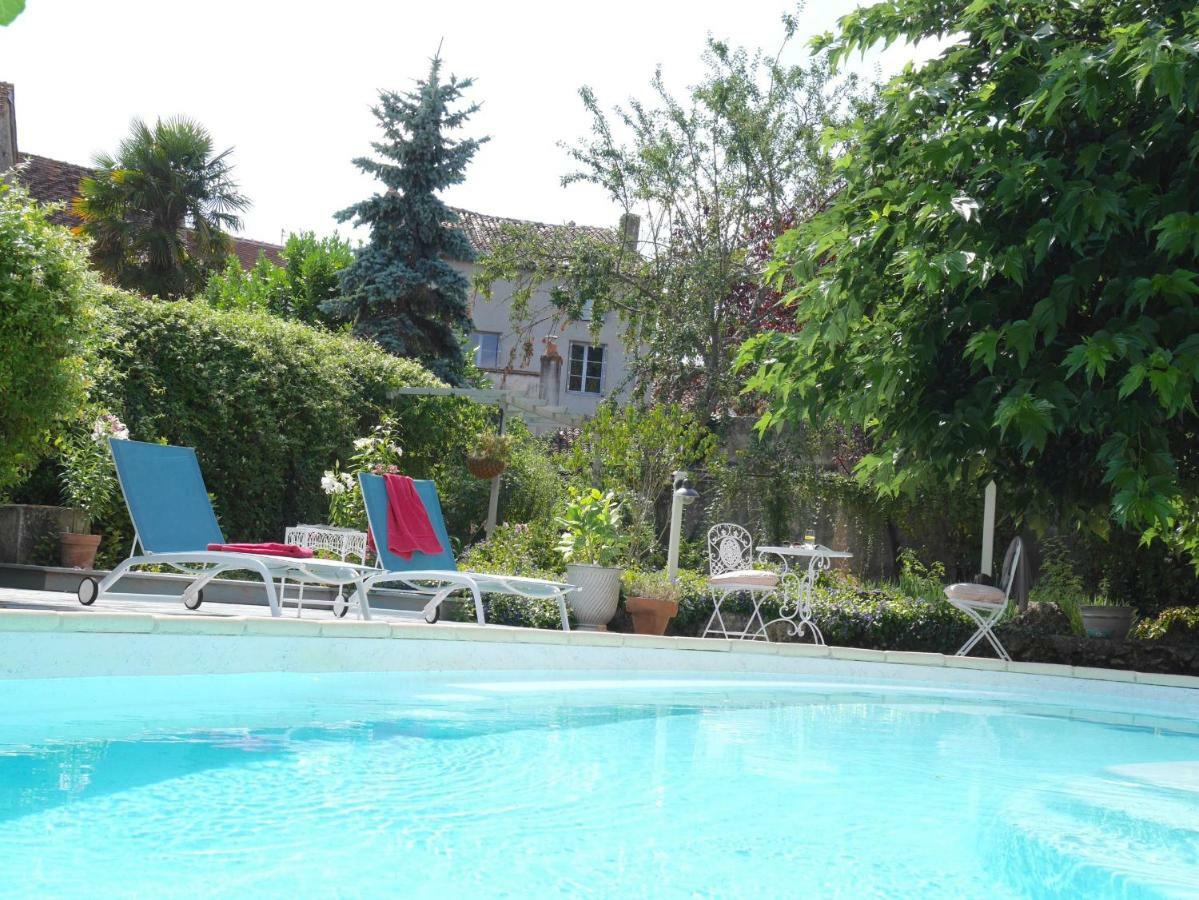 Bed and Breakfast L'Arbre D'Ange Монморийон Экстерьер фото
