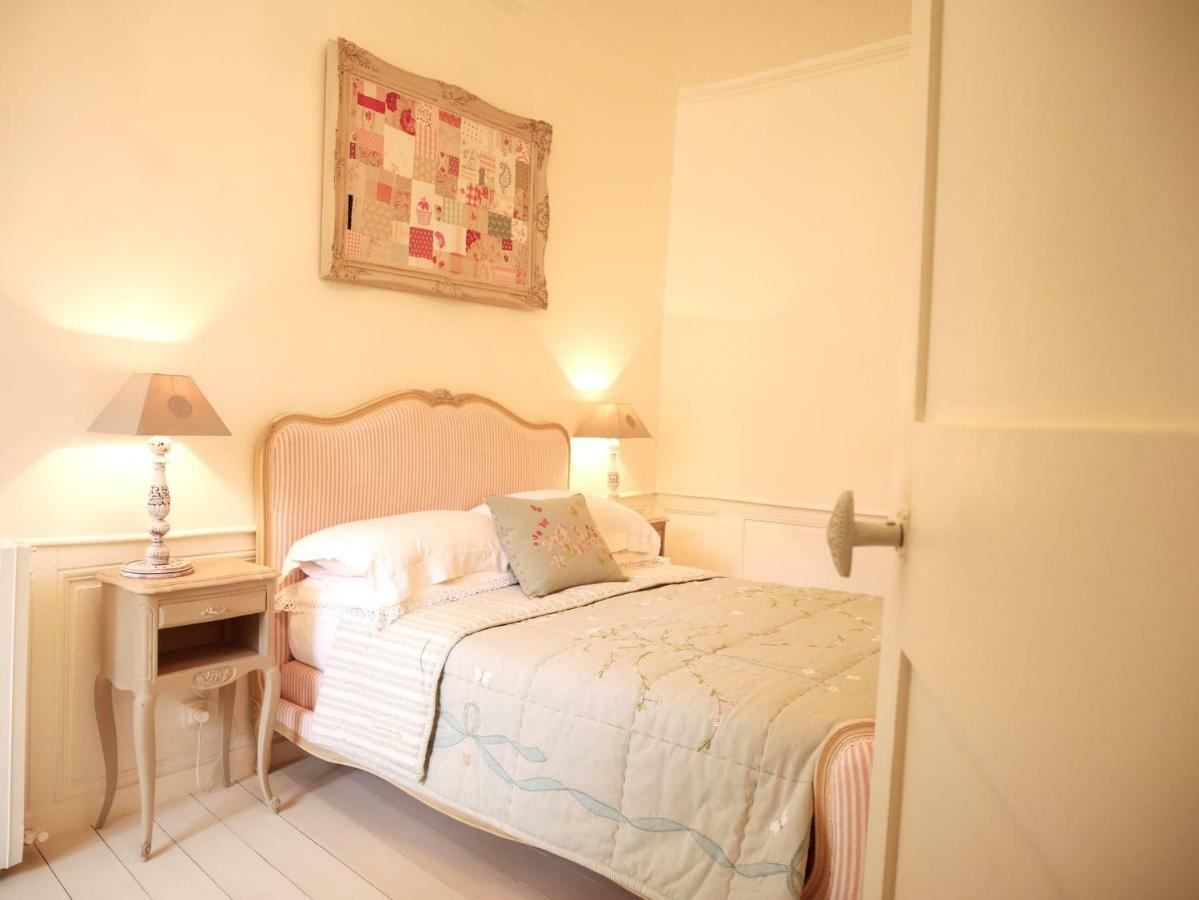 Bed and Breakfast L'Arbre D'Ange Монморийон Экстерьер фото