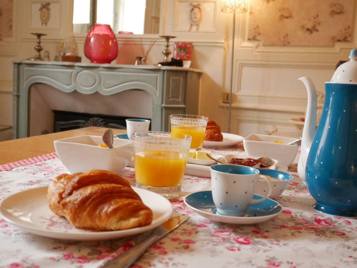 Bed and Breakfast L'Arbre D'Ange Монморийон Экстерьер фото