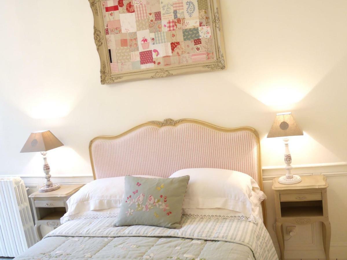 Bed and Breakfast L'Arbre D'Ange Монморийон Экстерьер фото