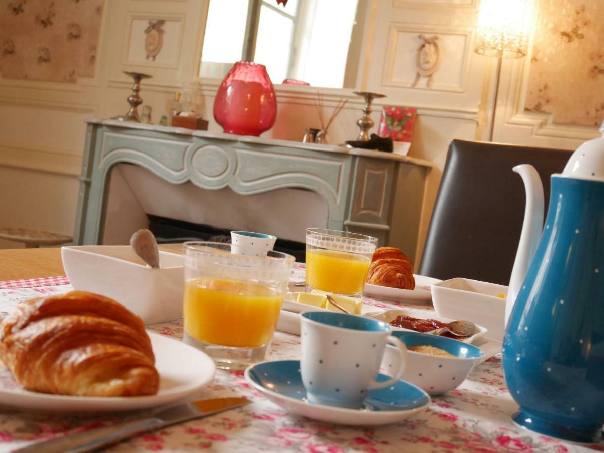 Bed and Breakfast L'Arbre D'Ange Монморийон Экстерьер фото