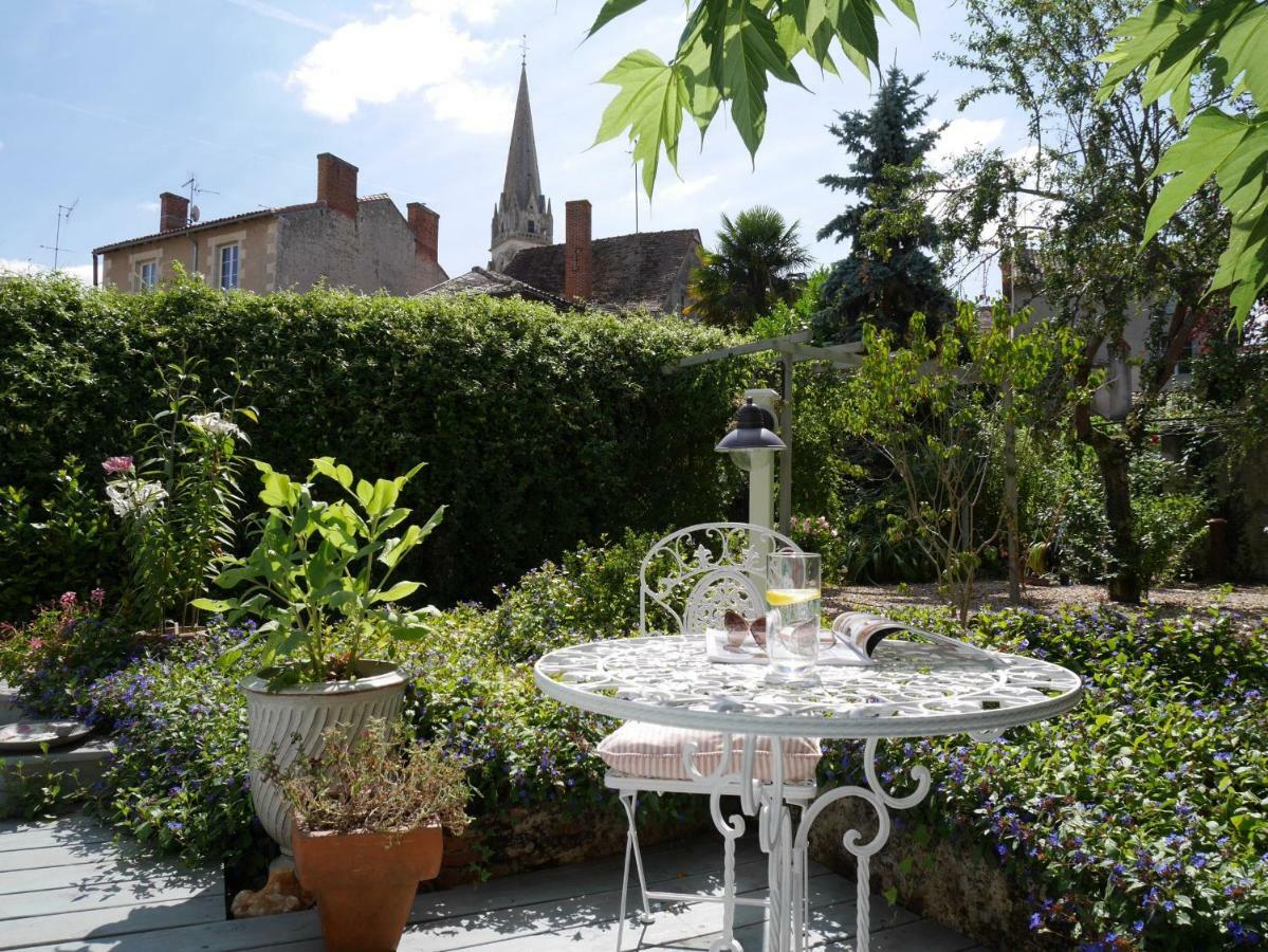 Bed and Breakfast L'Arbre D'Ange Монморийон Экстерьер фото