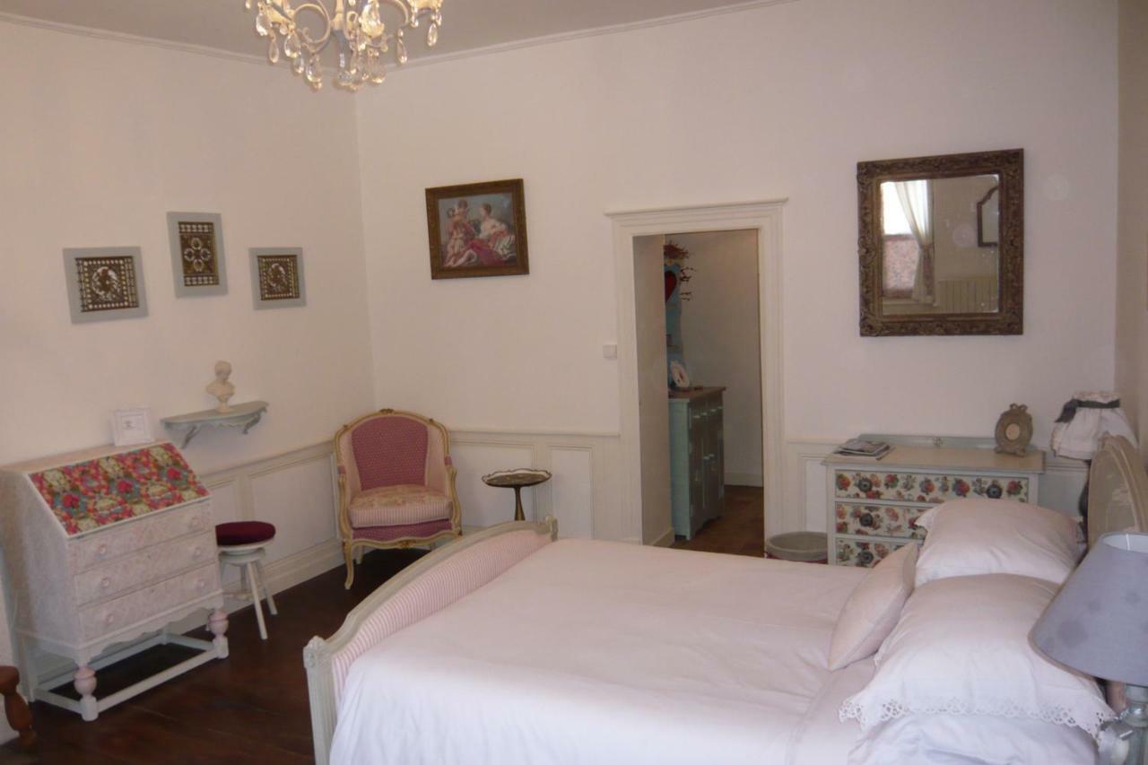 Bed and Breakfast L'Arbre D'Ange Монморийон Экстерьер фото